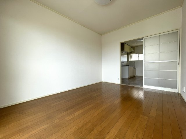 パルテール市川の洋室