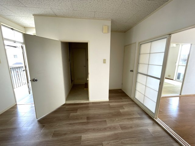 パルテール市川の洋室