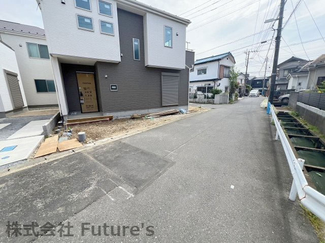 三郷市彦野1丁目　新築戸建　全7棟　5号棟の前面道路含む現地写真|前面道路含む現地写真になります。