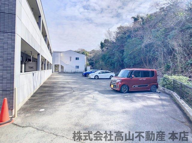 サンフィールドの駐車場