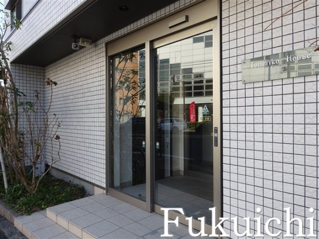 Toneriko Houseのエントランス