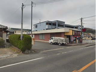 湖南市石部中央４丁目の店舗一部の駐車場