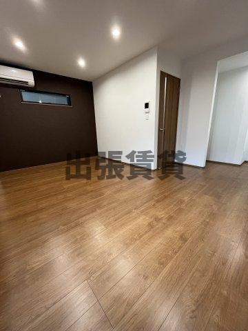 仲介手数料0円！Ｃｈｅｒｉｍ築地口の居間・リビング