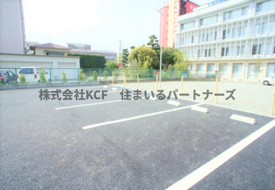 ハウス櫛原の駐車場|駐車場完備です