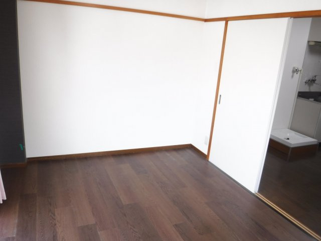 プレアデス新丸子の洋室