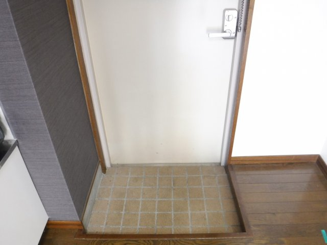 プレアデス新丸子の玄関