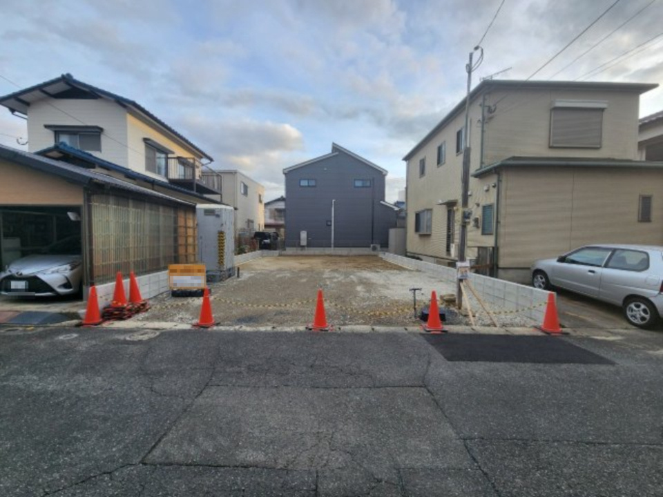 SUN COURT－サンコート－小倉南区蜷田若園2丁目　【小倉南区　新築戸建て】の駐車場|現地撮影　2023,12,23　SUN COURT－サンコート－小倉南区蜷田若園2丁目　【小倉南区　新築戸建て】