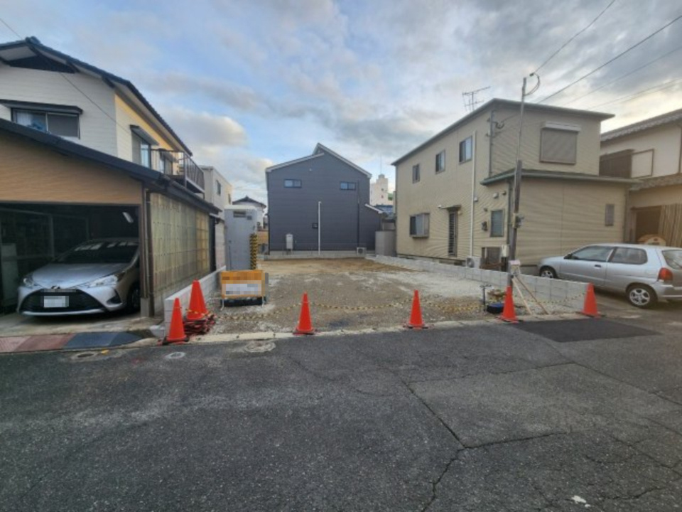 SUN COURT－サンコート－小倉南区蜷田若園2丁目　【小倉南区　新築戸建て】の駐車場|現地撮影　2023,12,23　SUN COURT－サンコート－小倉南区蜷田若園2丁目　【小倉南区　新築戸建て】