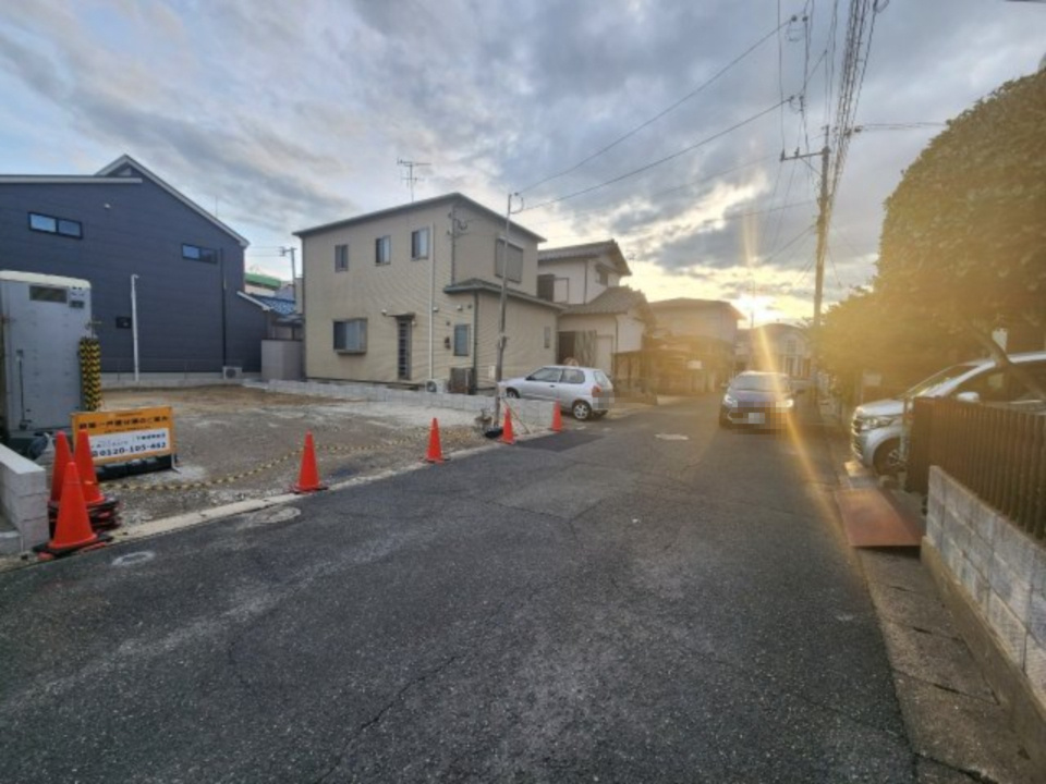 SUN COURT－サンコート－小倉南区蜷田若園2丁目　【小倉南区　新築戸建て】の前面道路含む現地写真|現地撮影　2023,12,23　SUN COURT－サンコート－小倉南区蜷田若園2丁目　【小倉南区　新築戸建て】