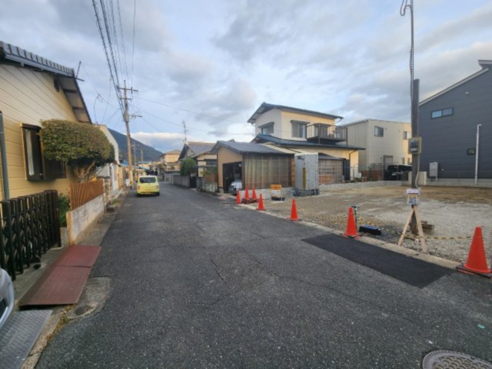 SUN COURT－サンコート－小倉南区蜷田若園2丁目　【小倉南区　新築戸建て】の前面道路含む現地写真|現地撮影　2023,12,23　SUN COURT－サンコート－小倉南区蜷田若園2丁目　【小倉南区　新築戸建て】