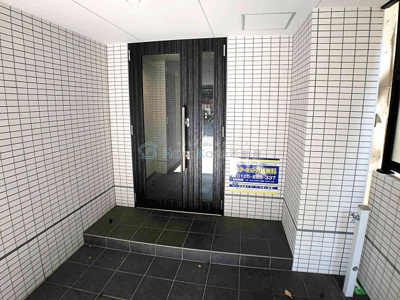 【エントランス】 | La VeriteノムラⅠ【名古屋市賃貸・宅配ボックス】