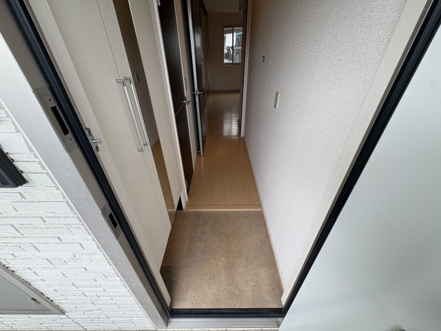 プランドール中道　Ｂ棟の玄関