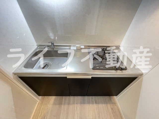 CRASTINE大蓮北4丁目Bのキッチン|コンパクトなキッチンで掃除もラクラク