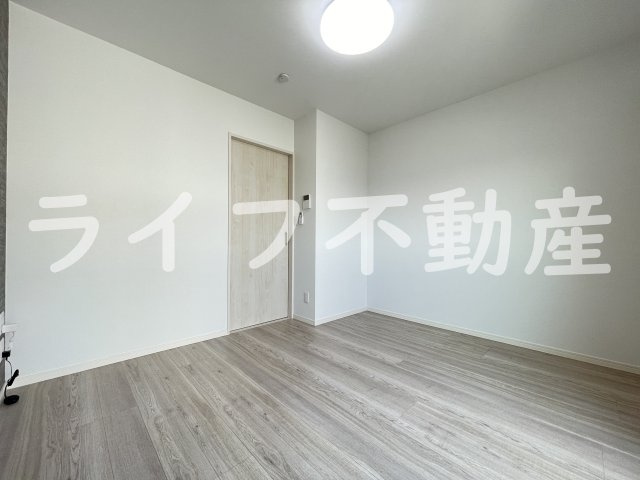 CRASTINE大蓮北4丁目Bの居間・リビング|ゆったりとした居間です