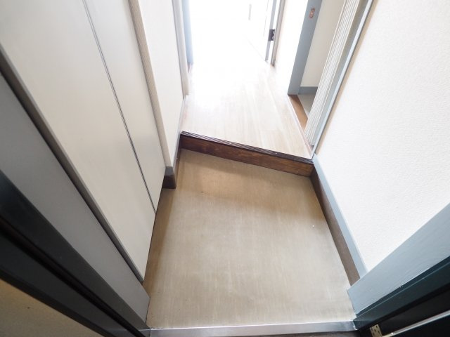 メトロビル志茂の玄関