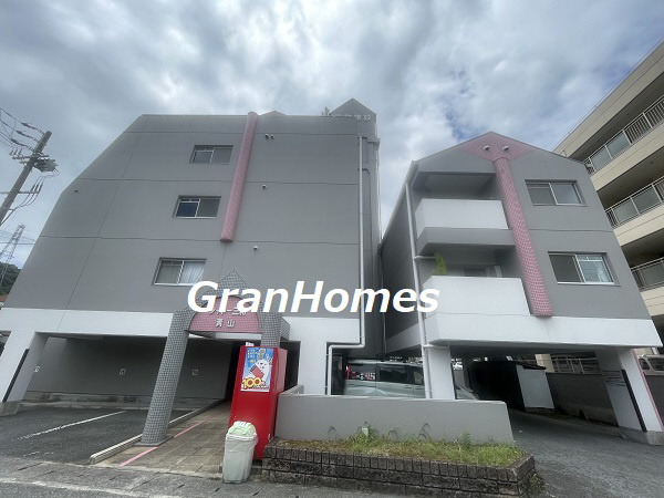 シャトー三和青山の外観