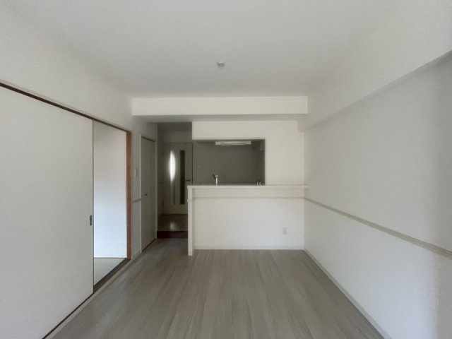 シャトー三和青山の居間・リビング