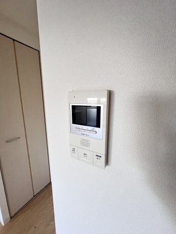 ノーブル関目のエントランス