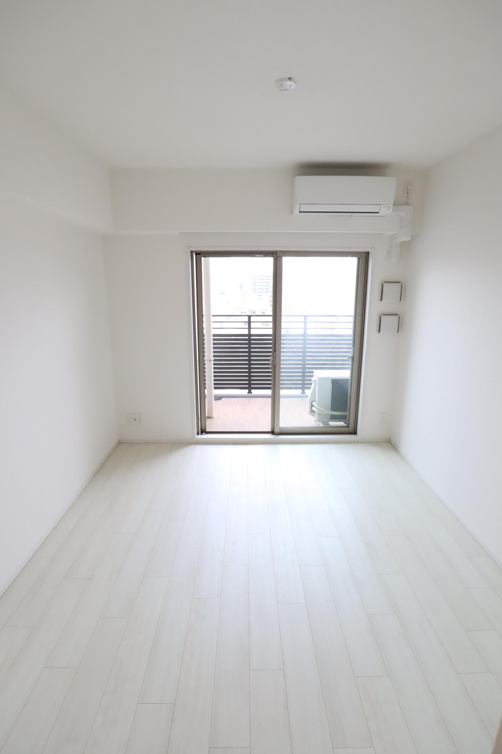 大阪市都島区都島中通１丁目の賃貸マンションの居間・リビング