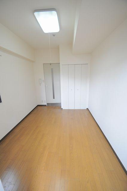 大阪市城東区放出西３丁目の賃貸マンションの寝室