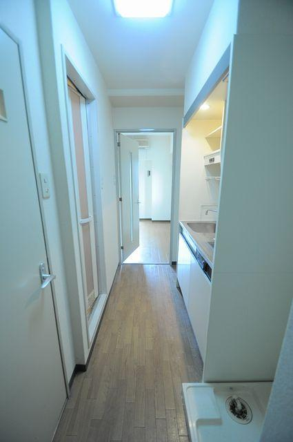 大阪市城東区放出西３丁目の賃貸マンションの玄関