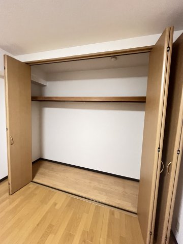 大阪市都島区都島南通１丁目の賃貸マンションの収納