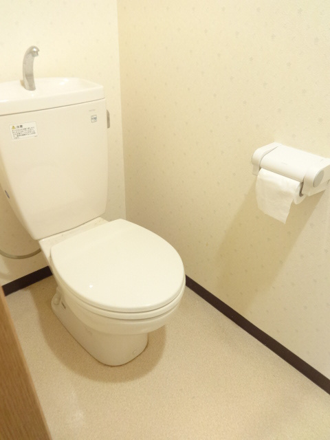 大阪市都島区都島南通１丁目の賃貸マンションのトイレ