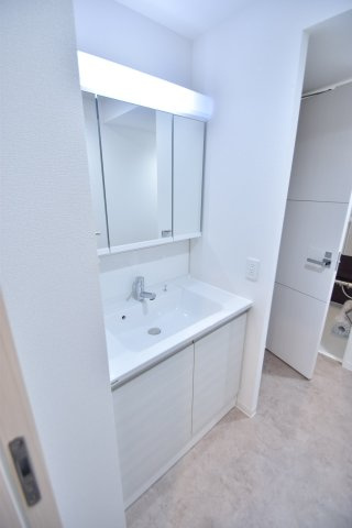 大阪市城東区蒲生３丁目の賃貸マンションの洗面所