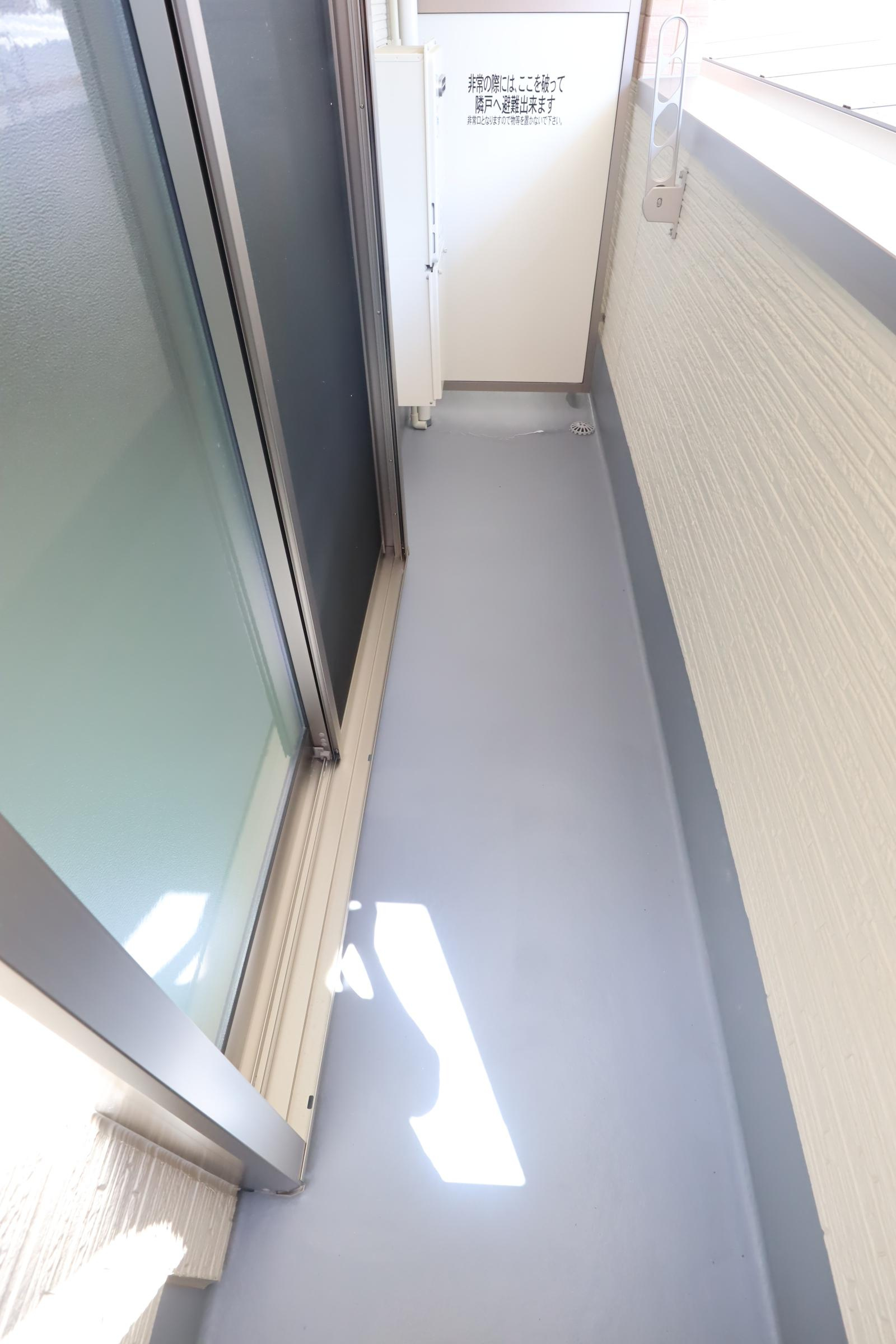 大阪市都島区御幸町２丁目のアパートのバルコニー