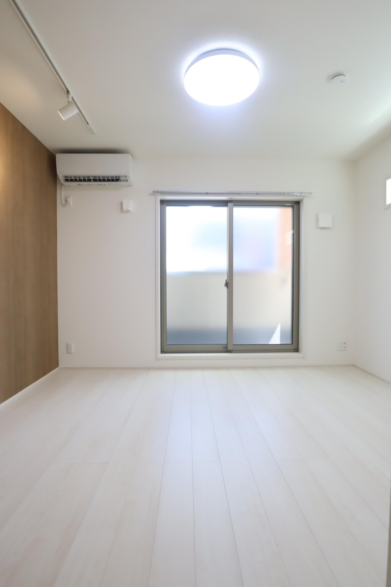 大阪市都島区御幸町２丁目のアパートの居間・リビング