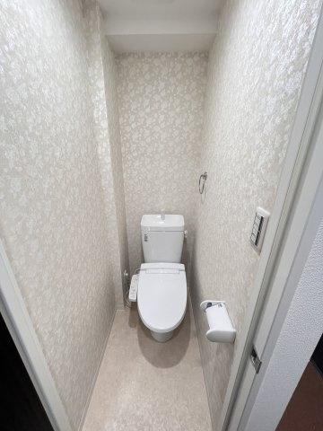 大阪市都島区都島北通２丁目の賃貸マンションのトイレ