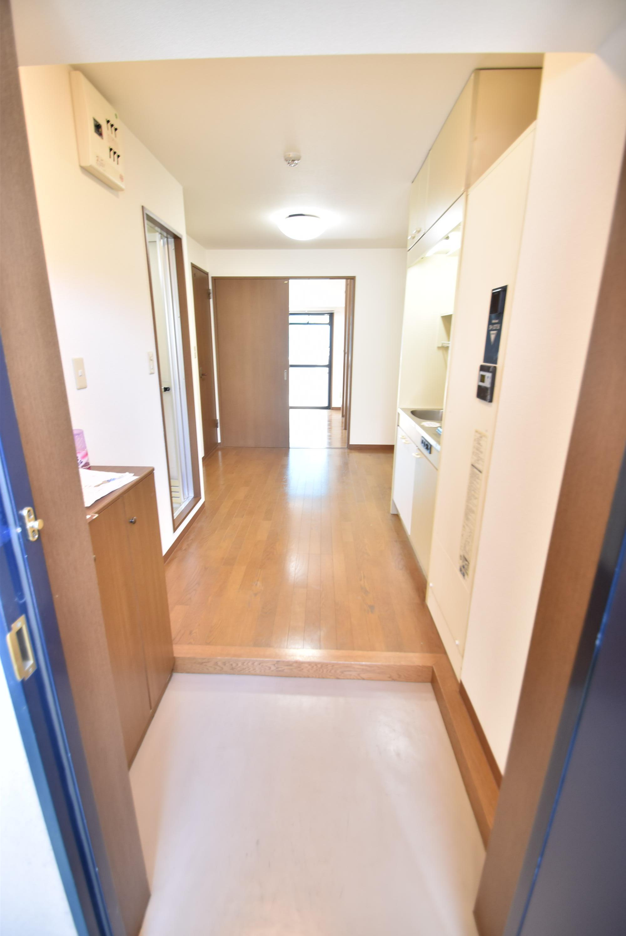 大阪市城東区中央２丁目の賃貸マンションの玄関