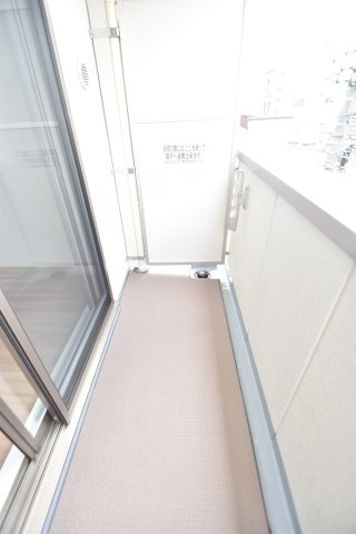 大阪市都島区都島南通１丁目の賃貸マンションのバルコニー