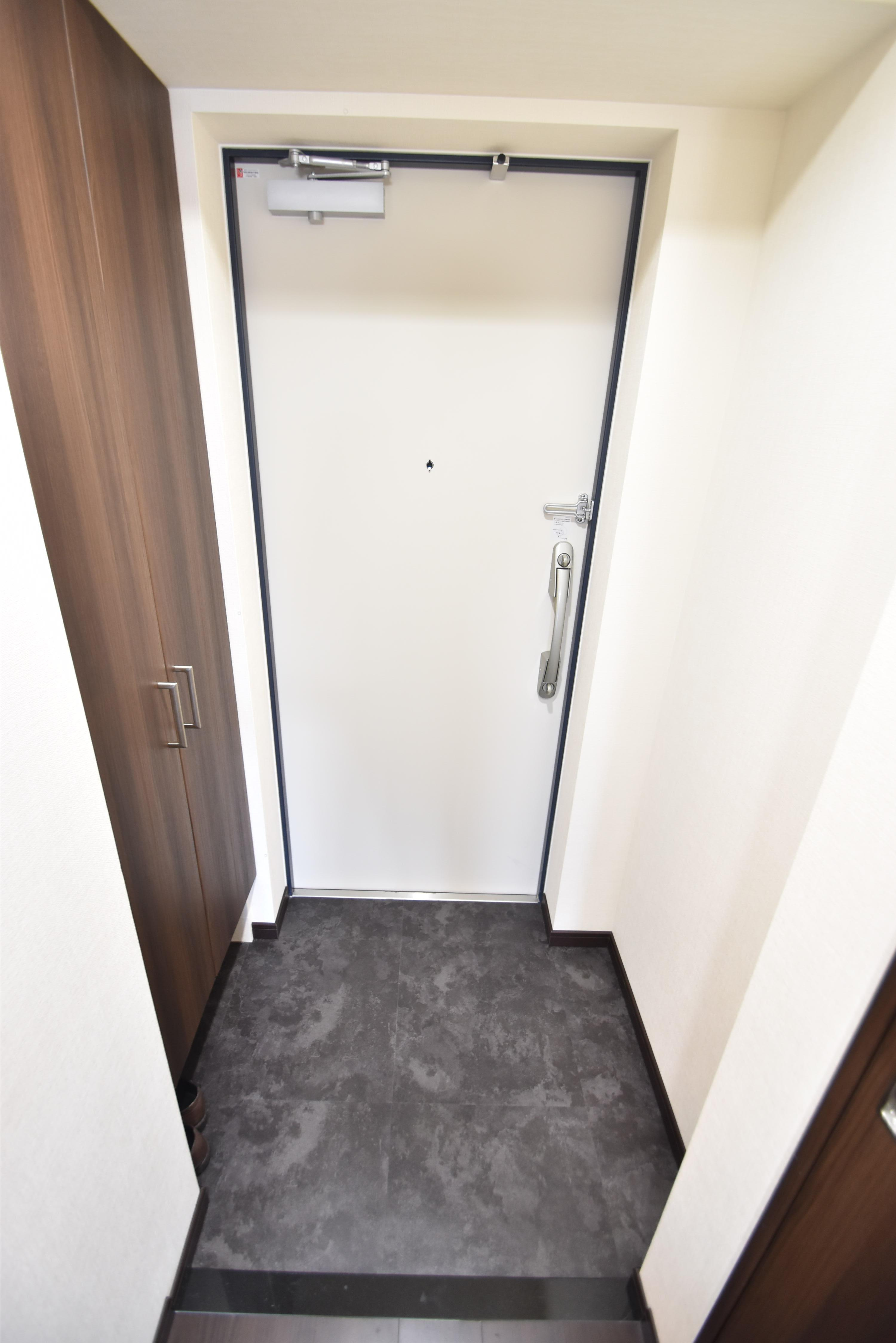 大阪市都島区中野町２丁目の賃貸マンションの玄関