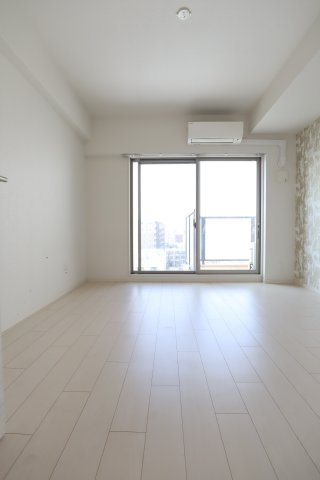 大阪市城東区成育１丁目の賃貸マンションの居間・リビング