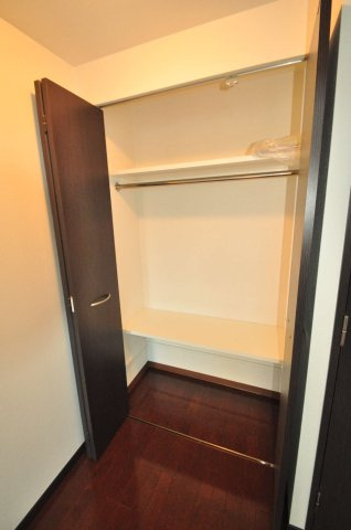 大阪市都島区中野町１丁目の賃貸マンションの収納