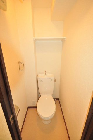 大阪市都島区中野町１丁目の賃貸マンションのトイレ