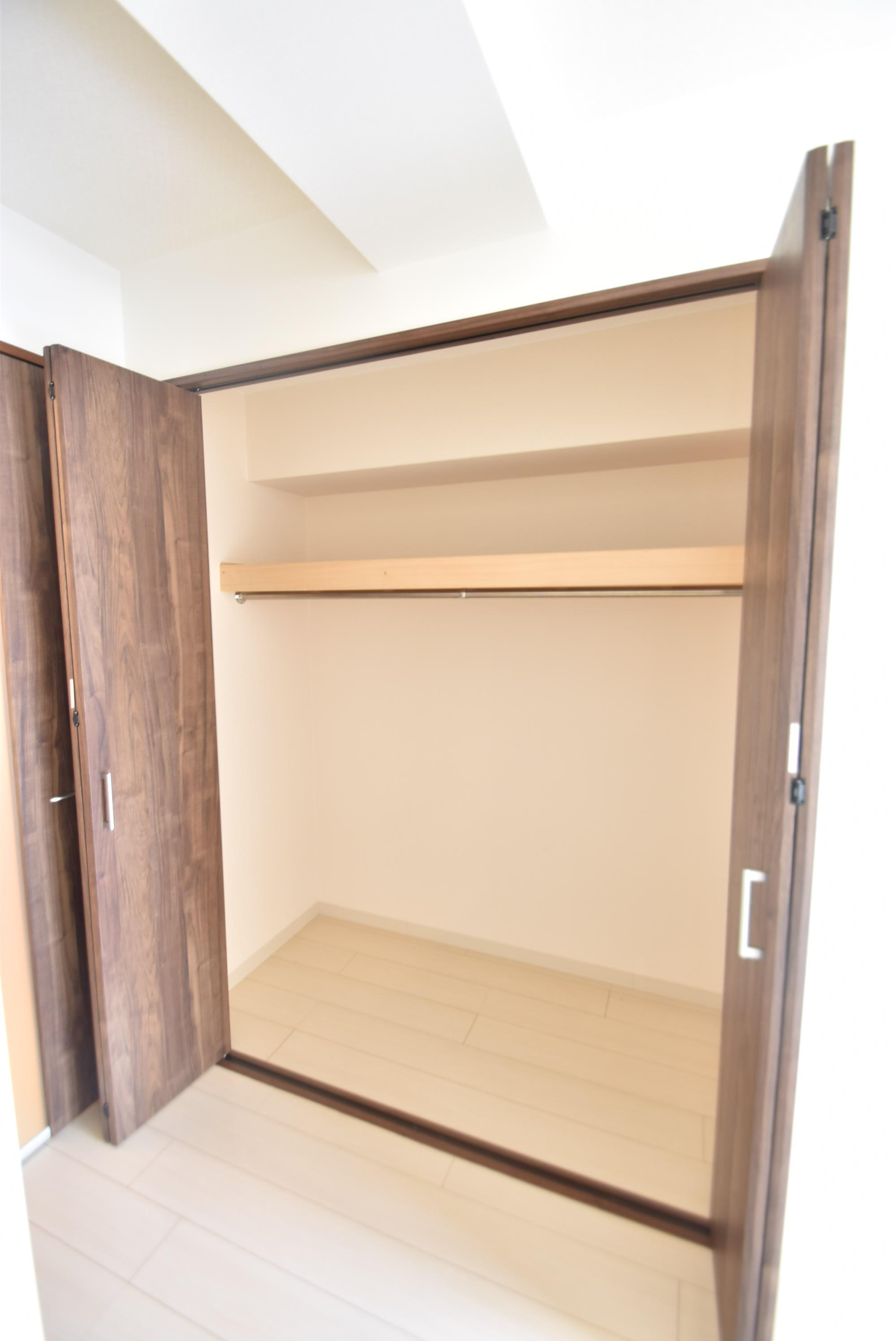 大阪市都島区中野町１丁目の賃貸マンションの収納