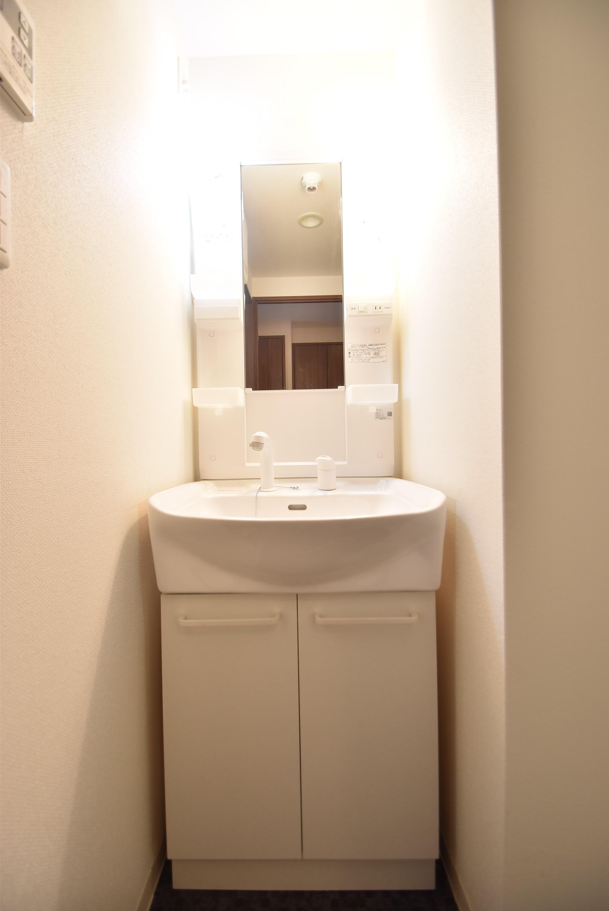 大阪市都島区中野町１丁目の賃貸マンションの洗面所