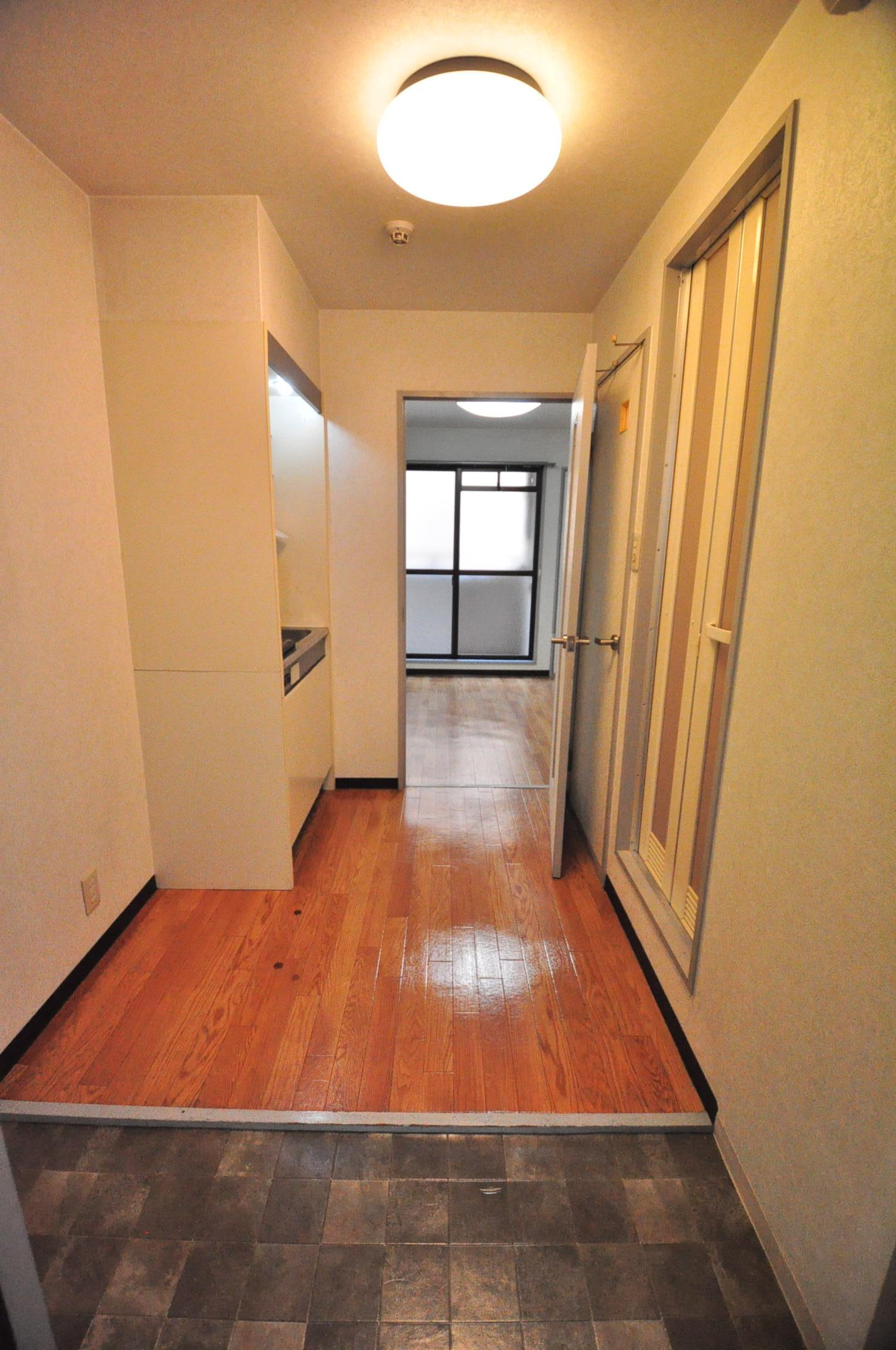 大阪市城東区鴫野西３丁目の賃貸マンションの玄関