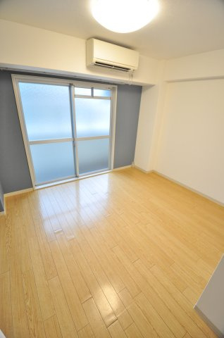 大阪市都島区高倉町１丁目の賃貸マンションの居間・リビング