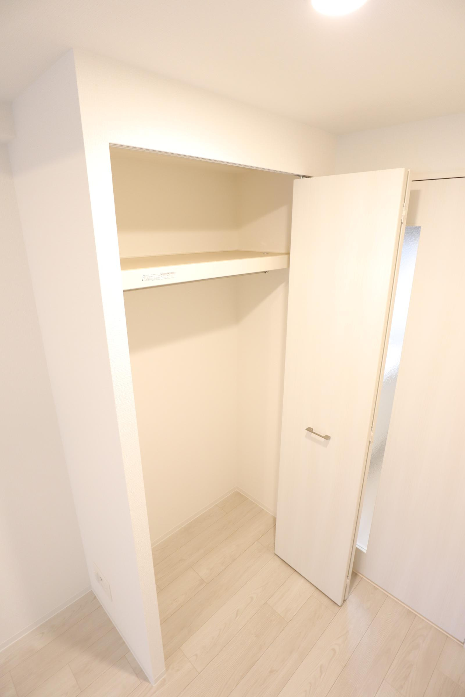 大阪市都島区中野町２丁目の賃貸マンションの収納