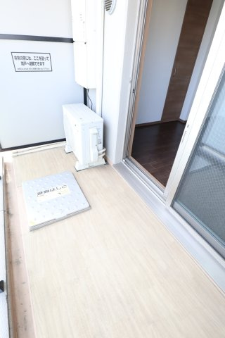 大阪市城東区成育１丁目の賃貸マンションのバルコニー