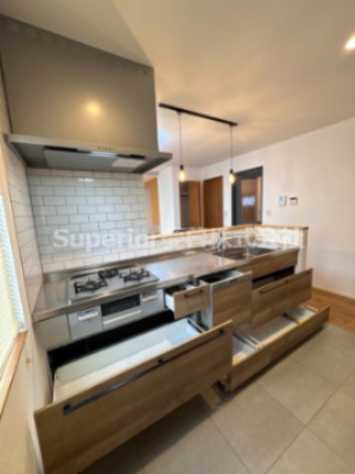 【中古戸建て】大津市赤尾町のキッチン|食洗機付きで、家事ラクです！！