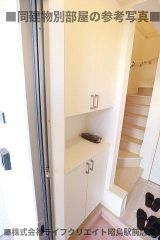 パークガーデン　フルールの玄関