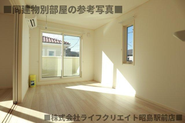 パークガーデン　フルールの居間・リビング