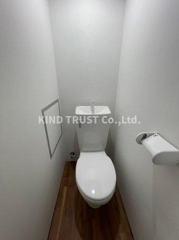 南森町ハイツのトイレ|ゆったりとした空間のトイレです