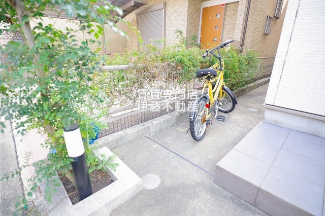 リーブラ庄内通の駐車場