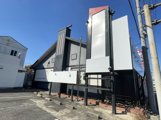 共栄町三丁目店舗(駐車場10台込)の外観