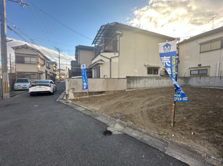 【前面道路含む現地写真】 | 河内山本駅歩いて約6分  建築条件なし土地  土地面積 約27.1坪